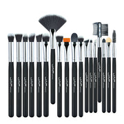 24 makeup brushes — 4